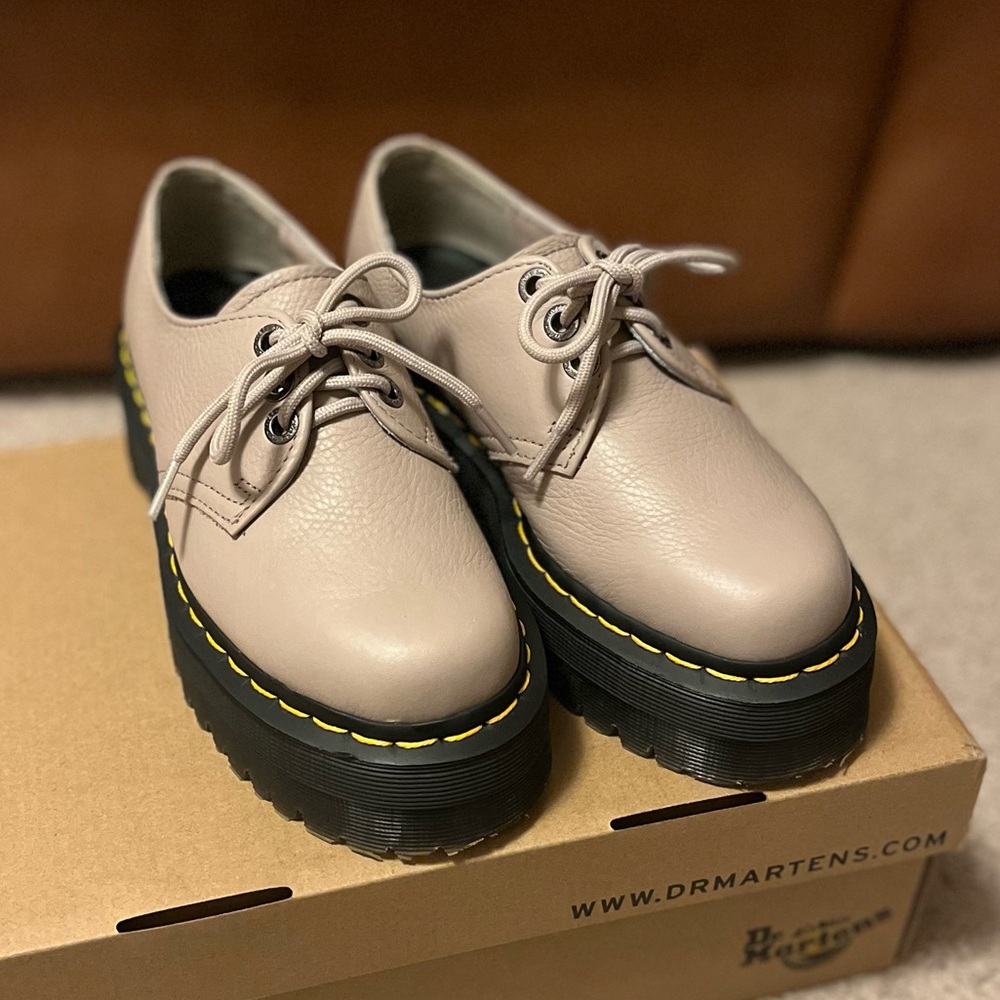 ❌Sold❌ Dr. Martens 1461 Quad II Platform Oxford Vintage Taupe Women’s 6 Men’s 5